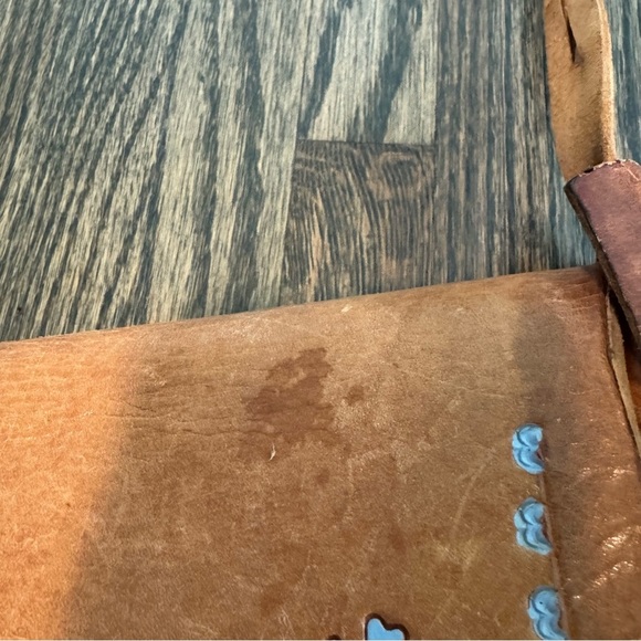 Vintage 60s/70s tooled leather painted floral boho bag - Picture 7 of 7